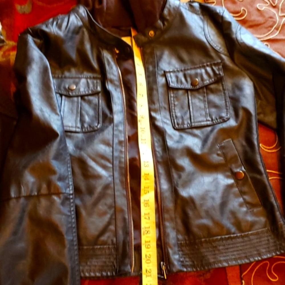 jacket/Vest - Picture 7 of 8